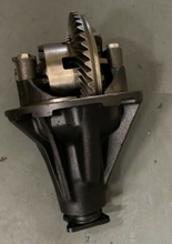 Load image into Gallery viewer, Land Rover Defender 300 tdi Rebuilt 24 Spline Differential
