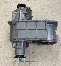 Load image into Gallery viewer, Land Rover Defender LT230 rebuilt transfer case ratio 1.410
