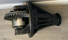 Load image into Gallery viewer, LAND ROVER DEFENDER 110 FRONT DIFFERENTIAL 10 SPLINE
