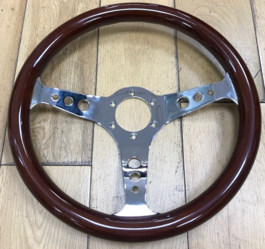 DEFENDER MOULDED STEERING WHEEL BY MOUNTNEY - 350MM WITH ERGONOMIC GRIP IN WOODRIM AND INTEGRATED SPATS